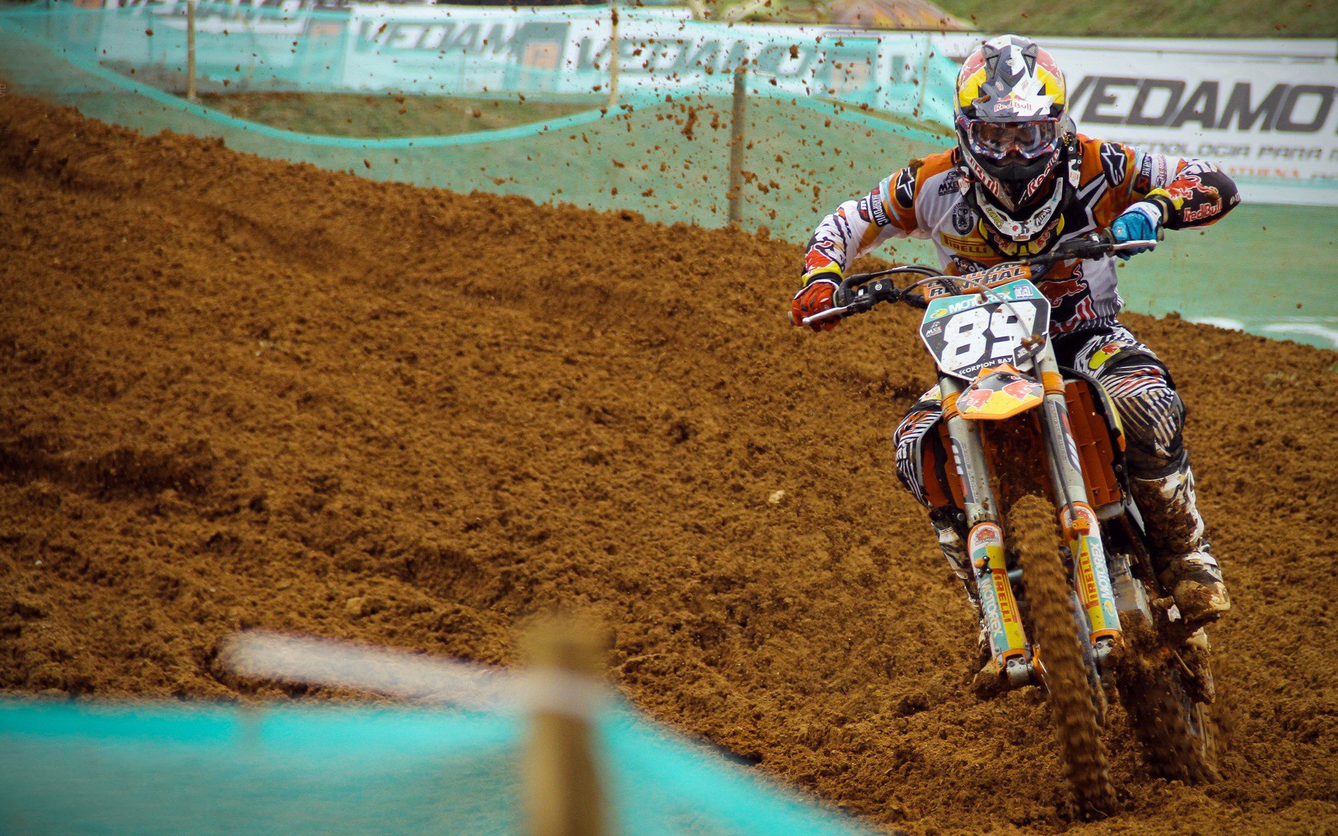 开云·体育官网APP下载-麦基翁与对手激烈角逐展现高水平竞技，麦基翁姐妹