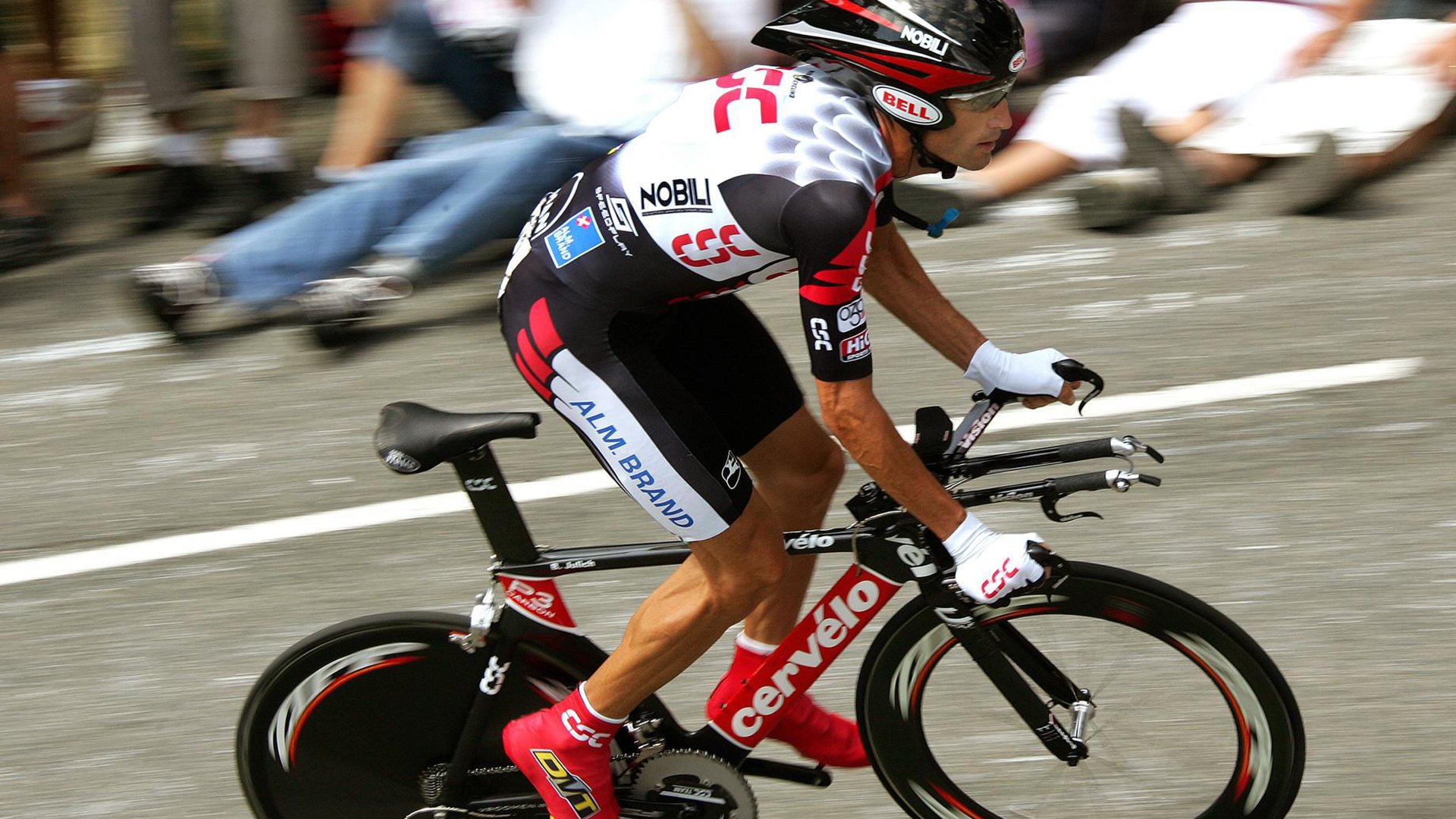 开云官网下载-快船核心乔治自建训练营，支持青年球员成长，乔治在快船打什么位置